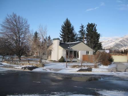 820 Hillcrest Ave - Photo 2 of 22