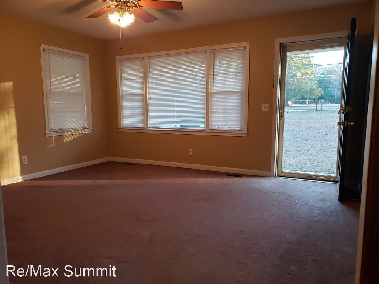 2437 Pipkin Rd - Photo 2 of 11