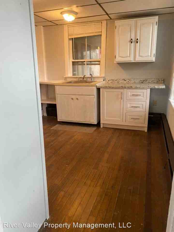 67 & 69 River St Apartments in Springfield, VT 05156 Zumper