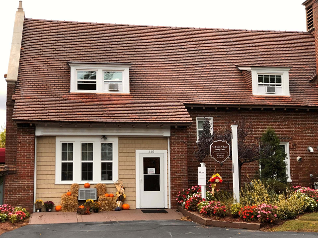 Colonial Village Apartments 440 River Rd, Manchester, NH 03104 Zumper