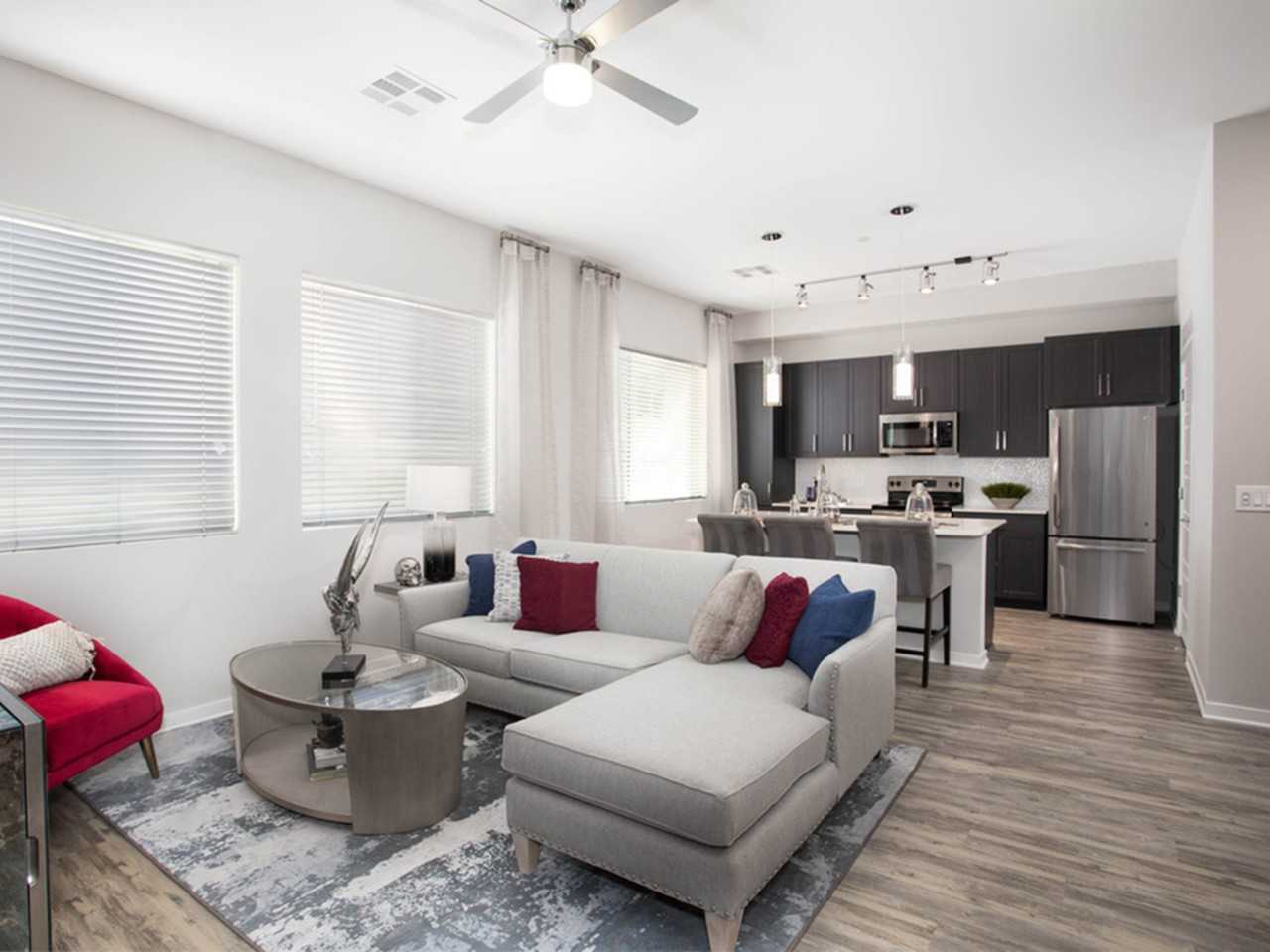 Vela Camelback - Photo 2 of 45