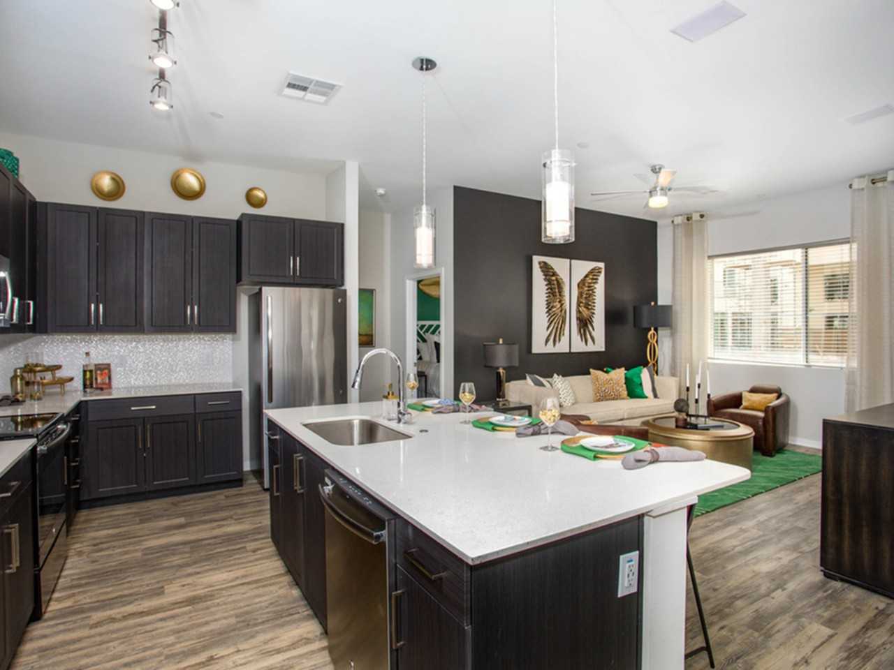 Vela Camelback - Photo 3 of 45