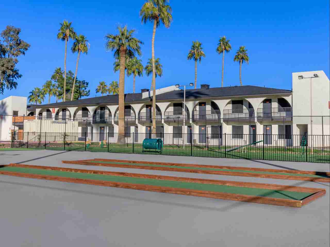 LUMINA ON 19th APARTMENTS - Photo 2 of 37