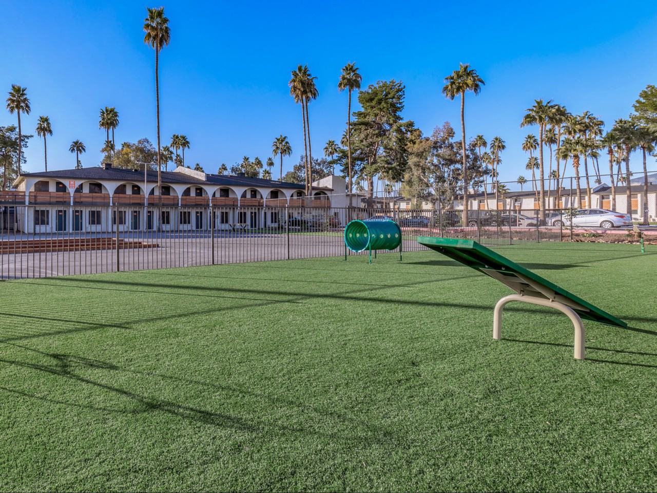 LUMINA ON 19th APARTMENTS - Photo 3 of 37