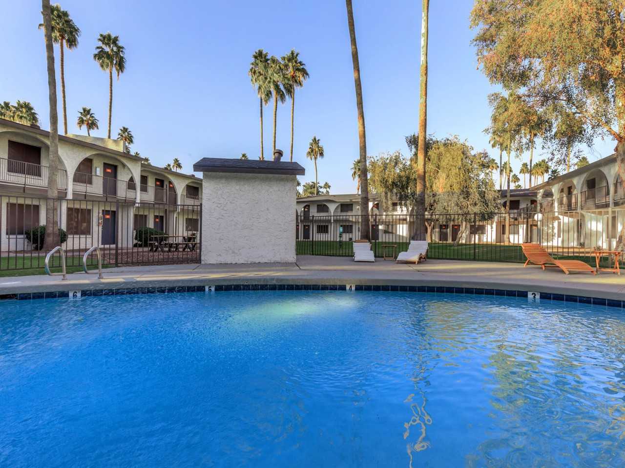 LUMINA ON 19th APARTMENTS - Photo 7 of 37