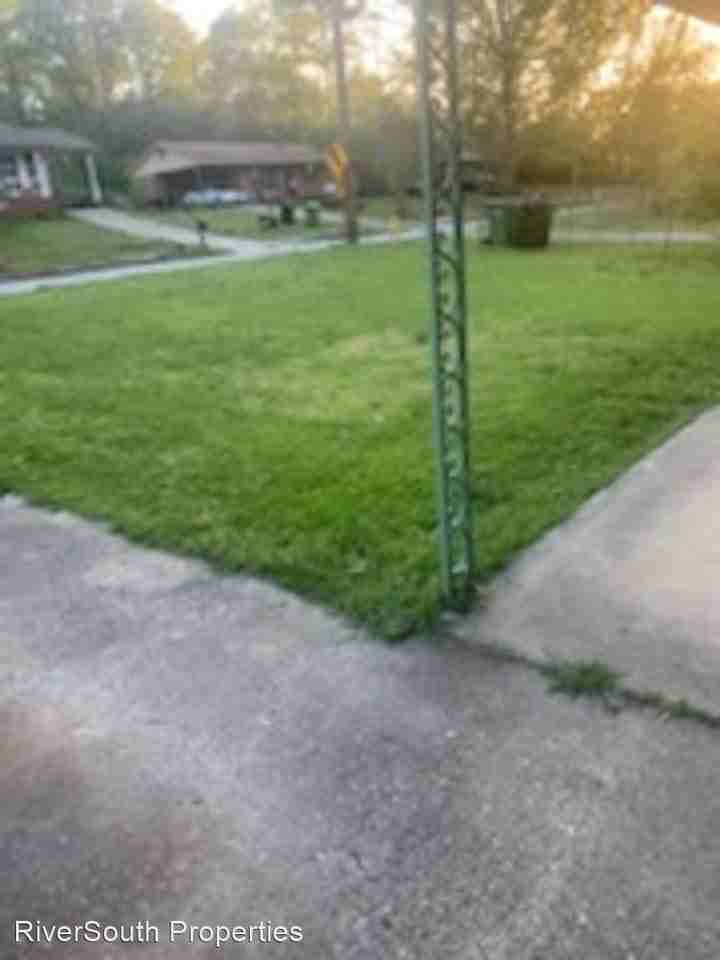 5607 Teresa St - Photo 3 of 9