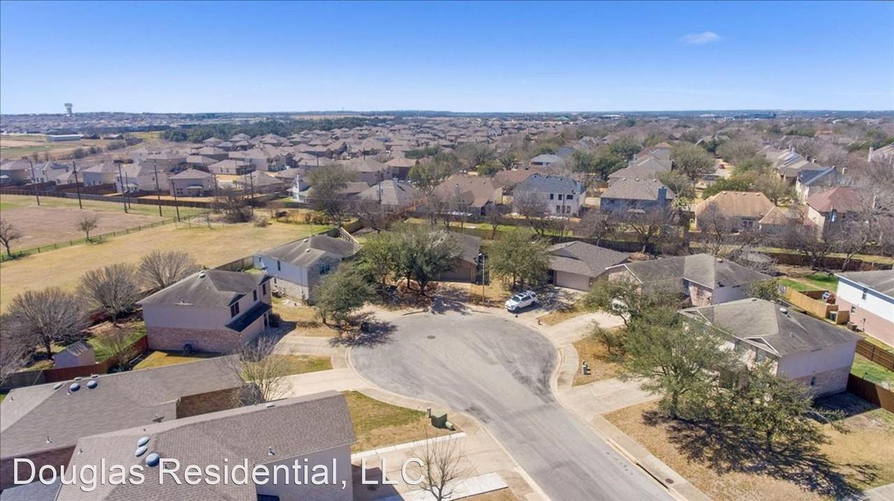 801 Sparrow Cv - Photo 2 of 23