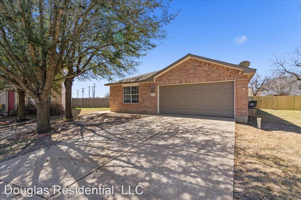 801 Sparrow Cv - Photo 3 of 23