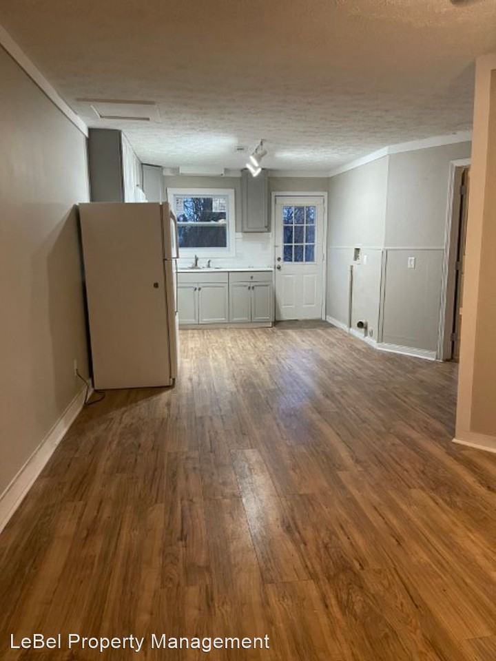 1393-1395 Dandelion Circle - Photo 3 of 9