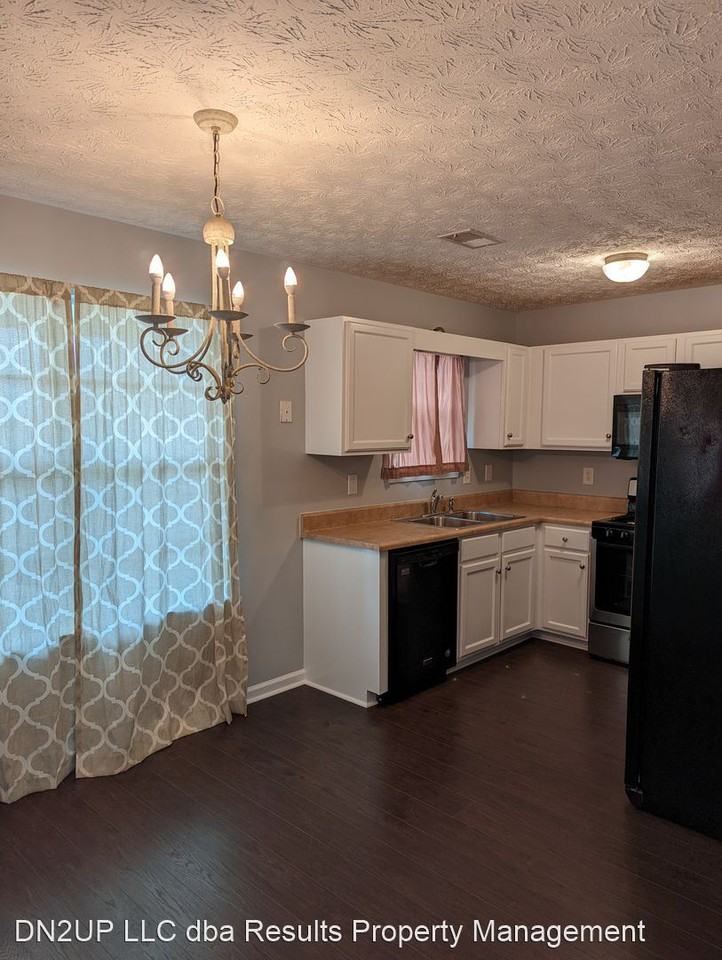 318 Preakness Dr - Photo 2 of 12