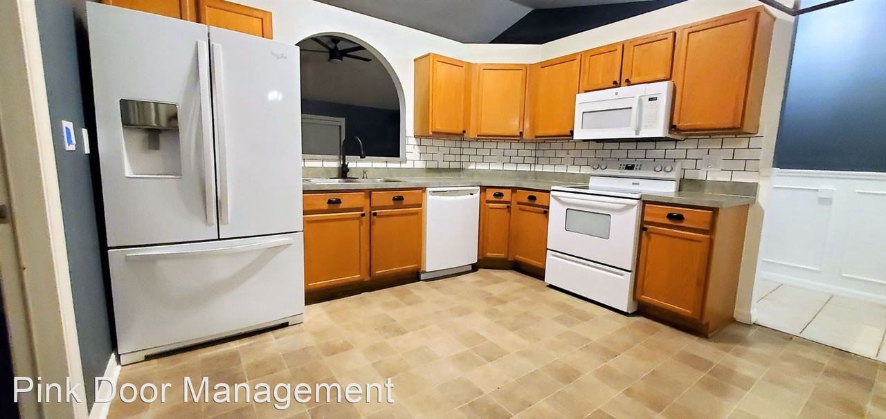 16044 Worthington Blvd N - Photo 2 of 14