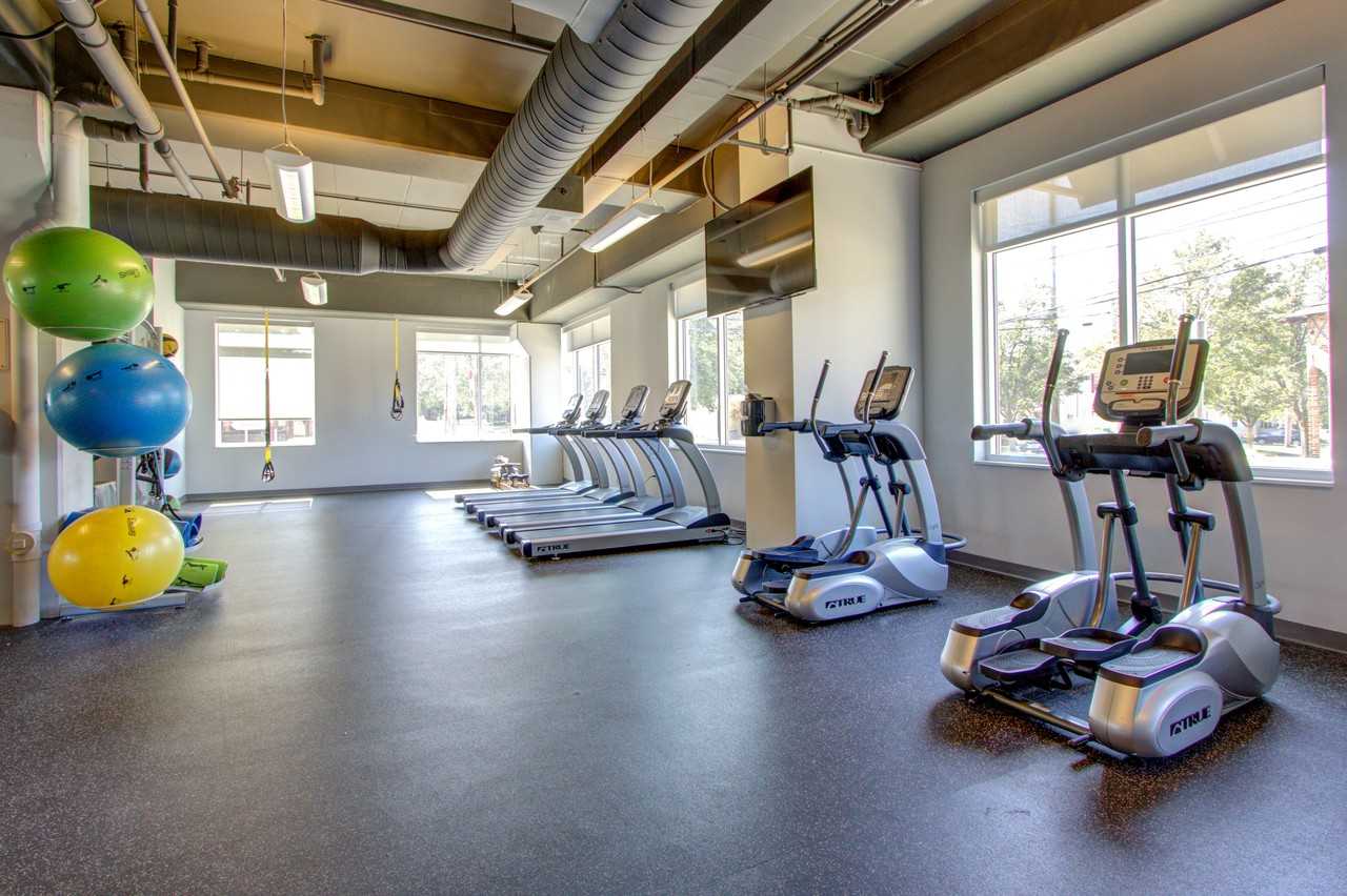 345 Flats - Photo 3 of 42