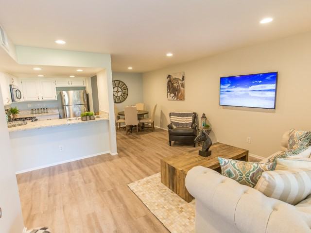 Victoria Woods - Photo 3 of 20