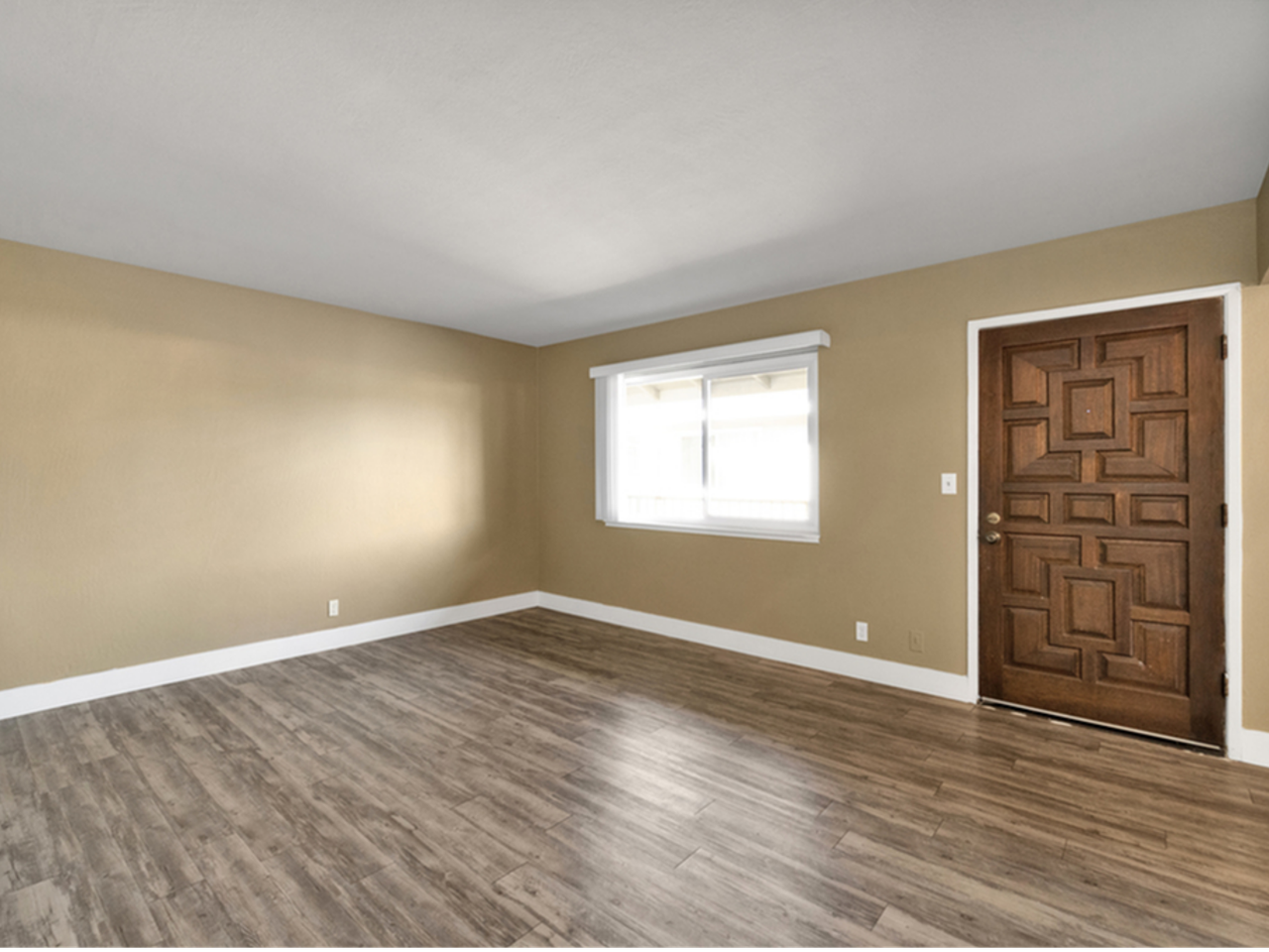 Royal Palms - Photo 3 of 12