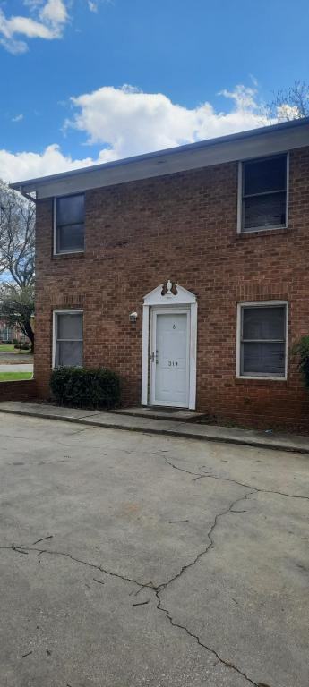 319 Ebenezer Ave Apt 6 - Photo 2 of 18