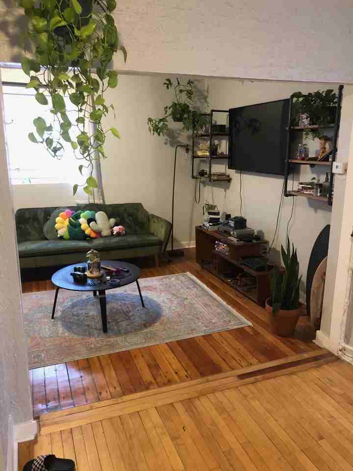 1824 W 46th St #3F - Photo 2 of 9
