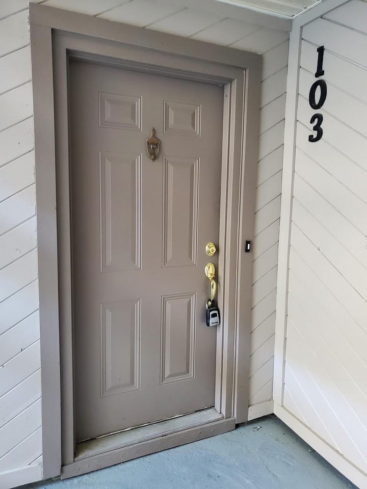 407 Harbour Point #103 - Photo 2 of 20
