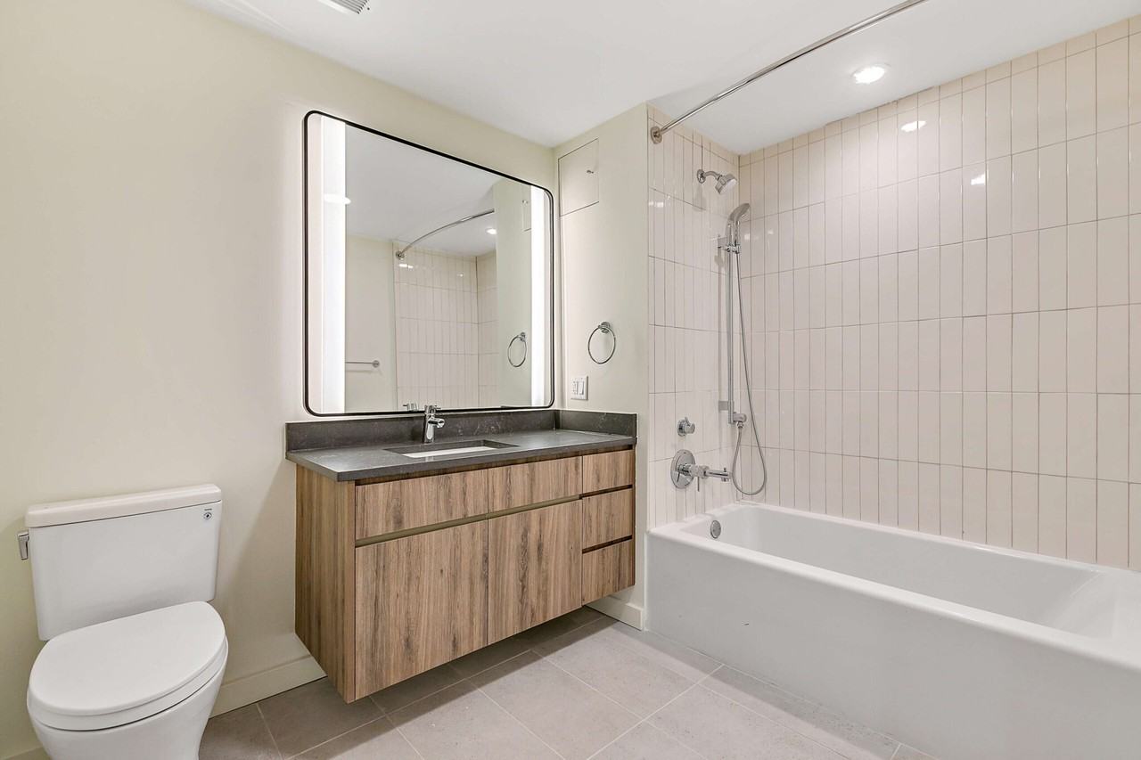 1122 W Chicago Ave #1-1 - Photo 3 of 10