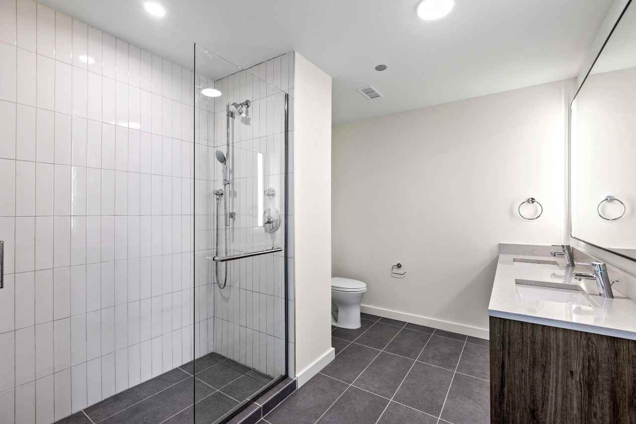 1122 W Chicago Ave #2-1 - Photo 3 of 10