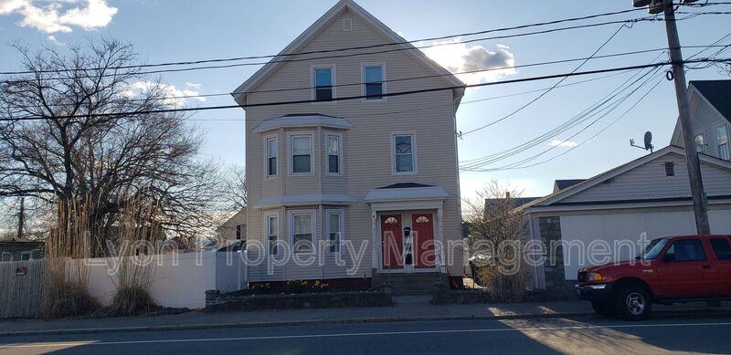 317 Bullocks Point Ave #1 - Photo 2 of 9