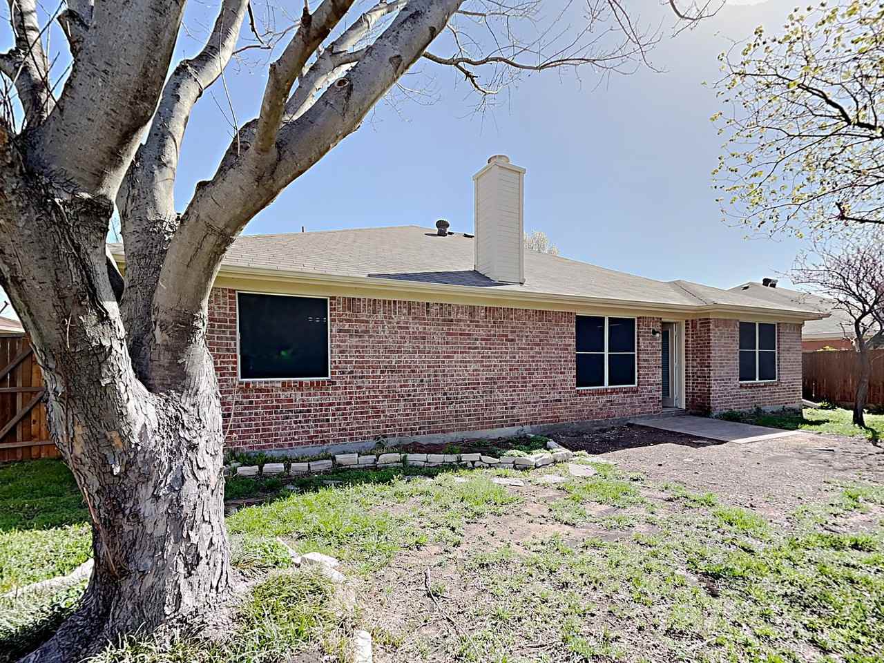 501 Marybeth Dr - Photo 3 of 17
