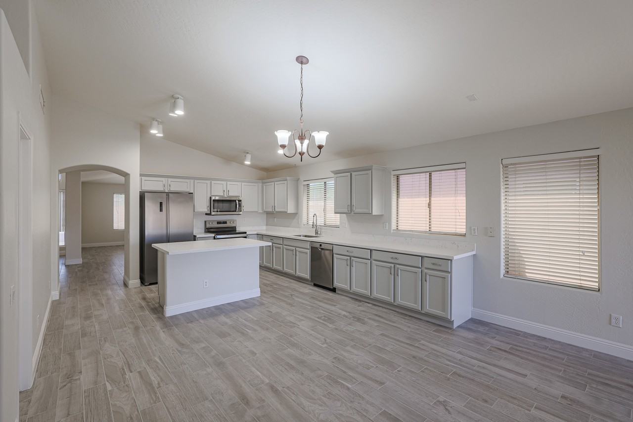 3050 E Cherry Hills Pl - Photo 3 of 39