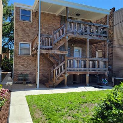 6422 North Seeley Avenue - Photo 2 of 9