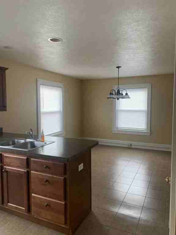 250 1/2 W North St - Photo 2 of 10