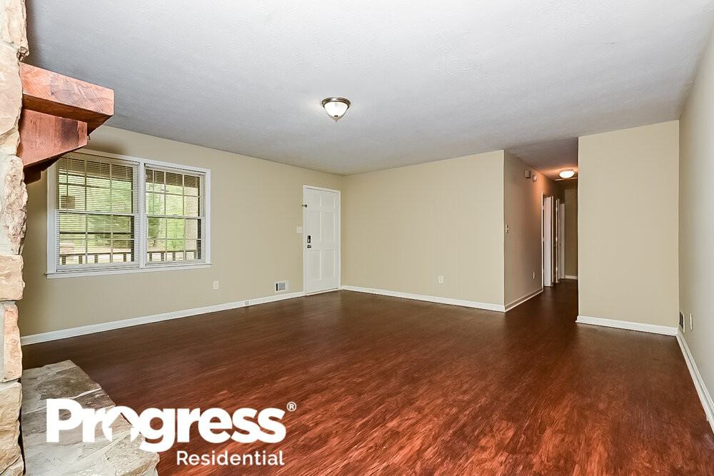 105 Highland Cir - Photo 3 of 16