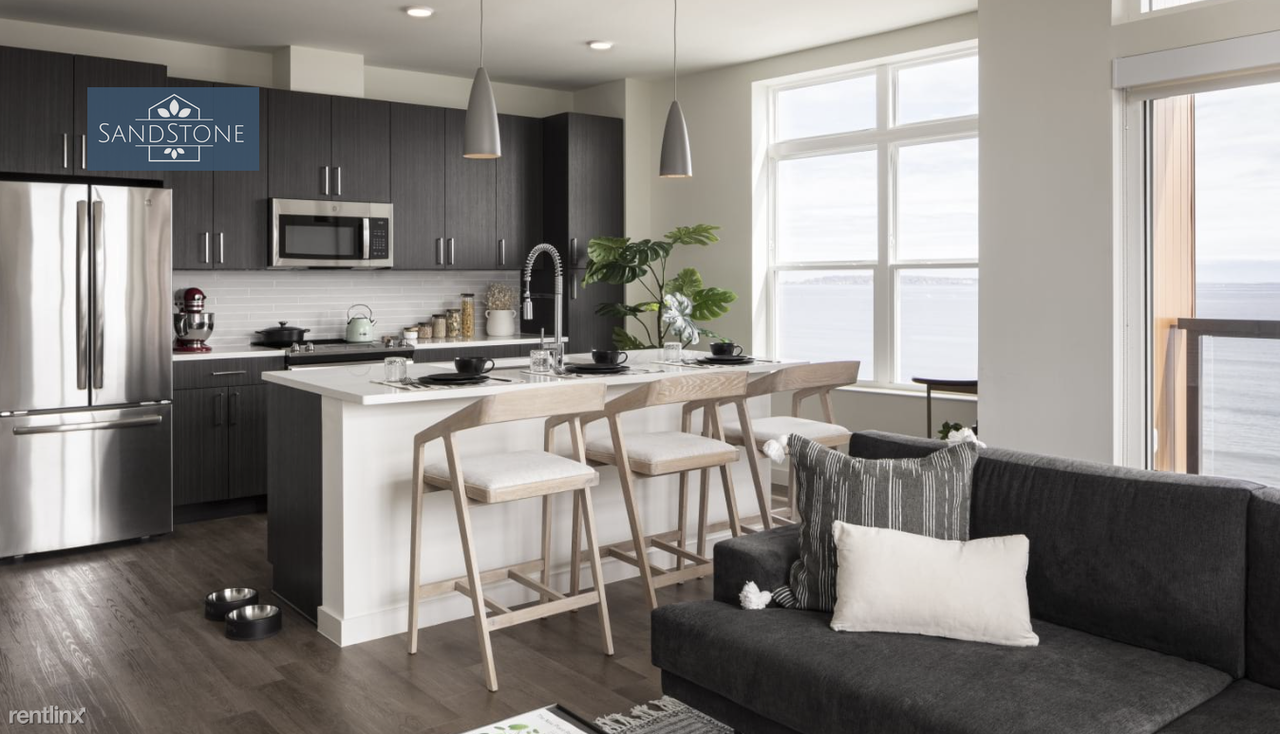 500 Ocean Ave - Photo 2 of 11