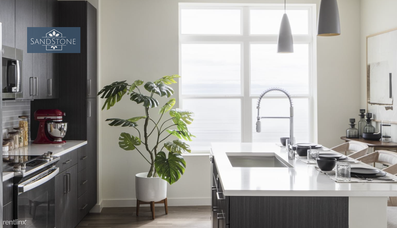 500 Ocean Ave - Photo 3 of 11