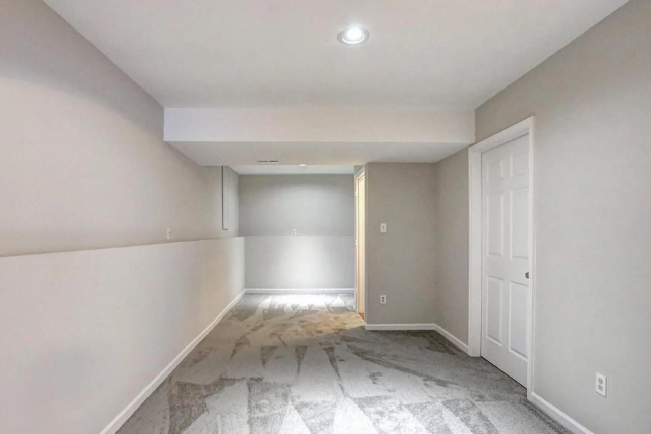 8060 Mayer Ave - Photo 2 of 14