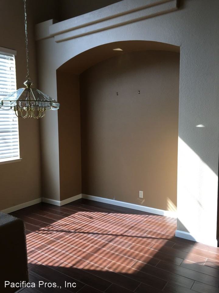 216 Rochelle Ct - Photo 3 of 28