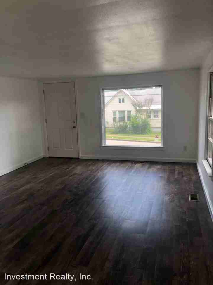 401 Park St/500 W 4th St - Photo 2 of 5