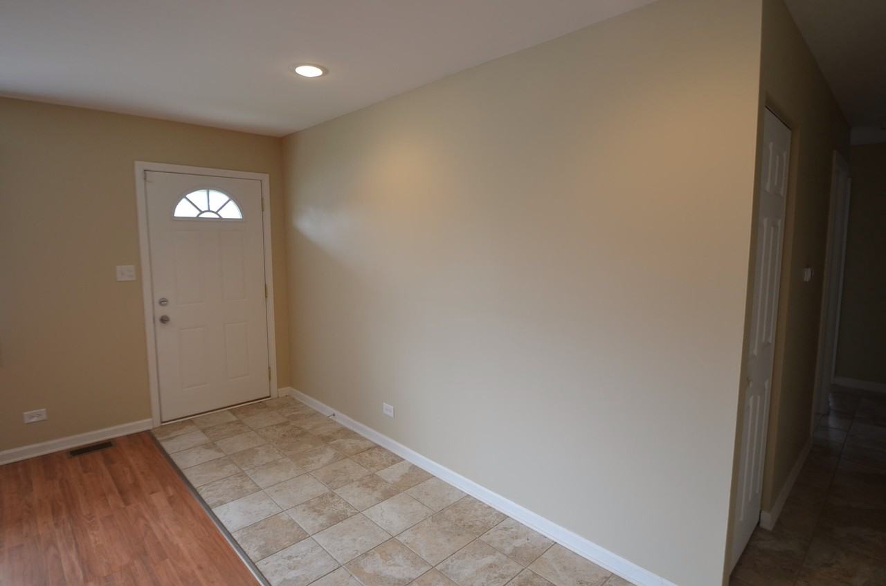 5900 Woodgate Dr - Photo 2 of 10