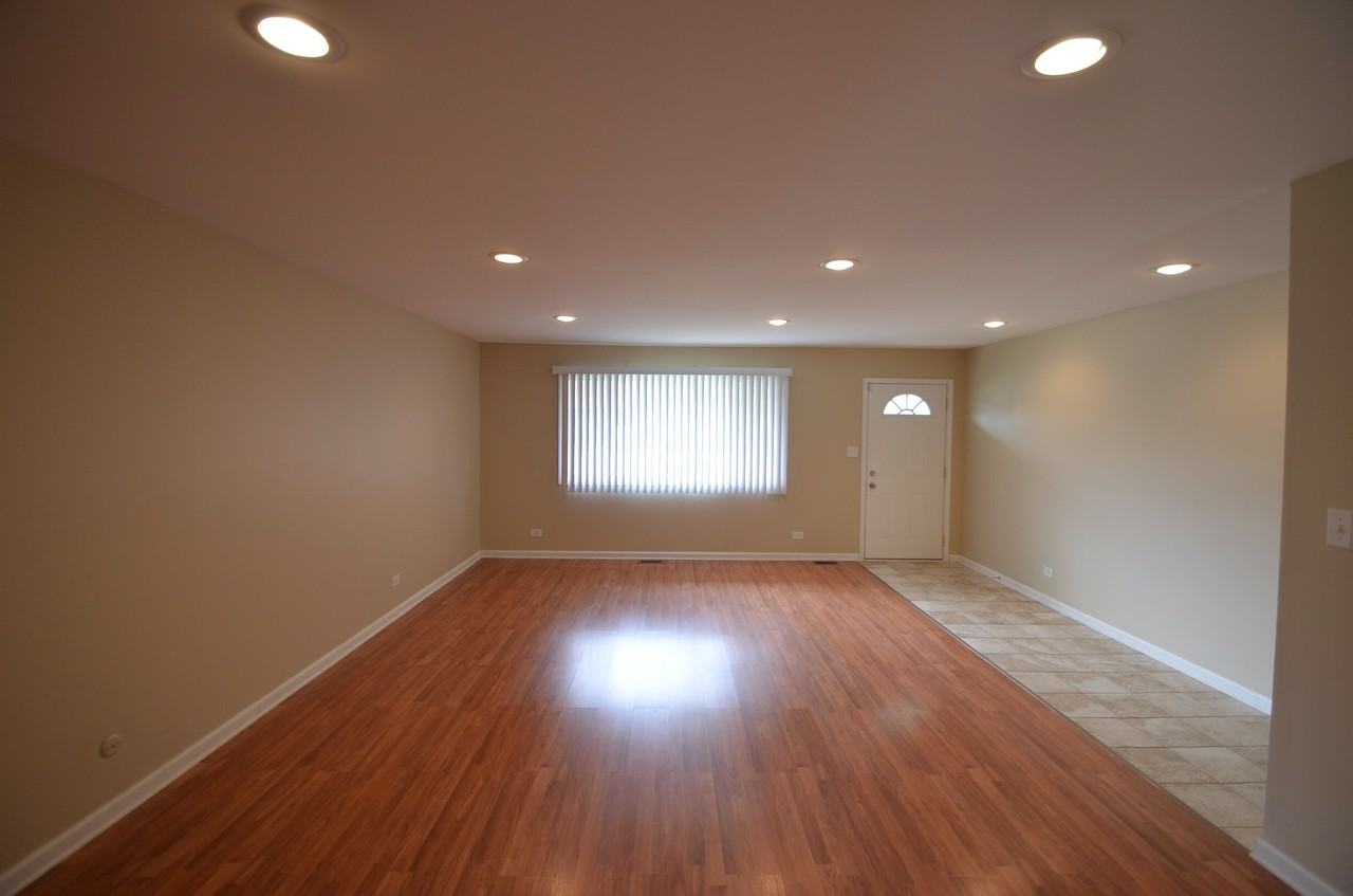 5900 Woodgate Dr - Photo 3 of 10