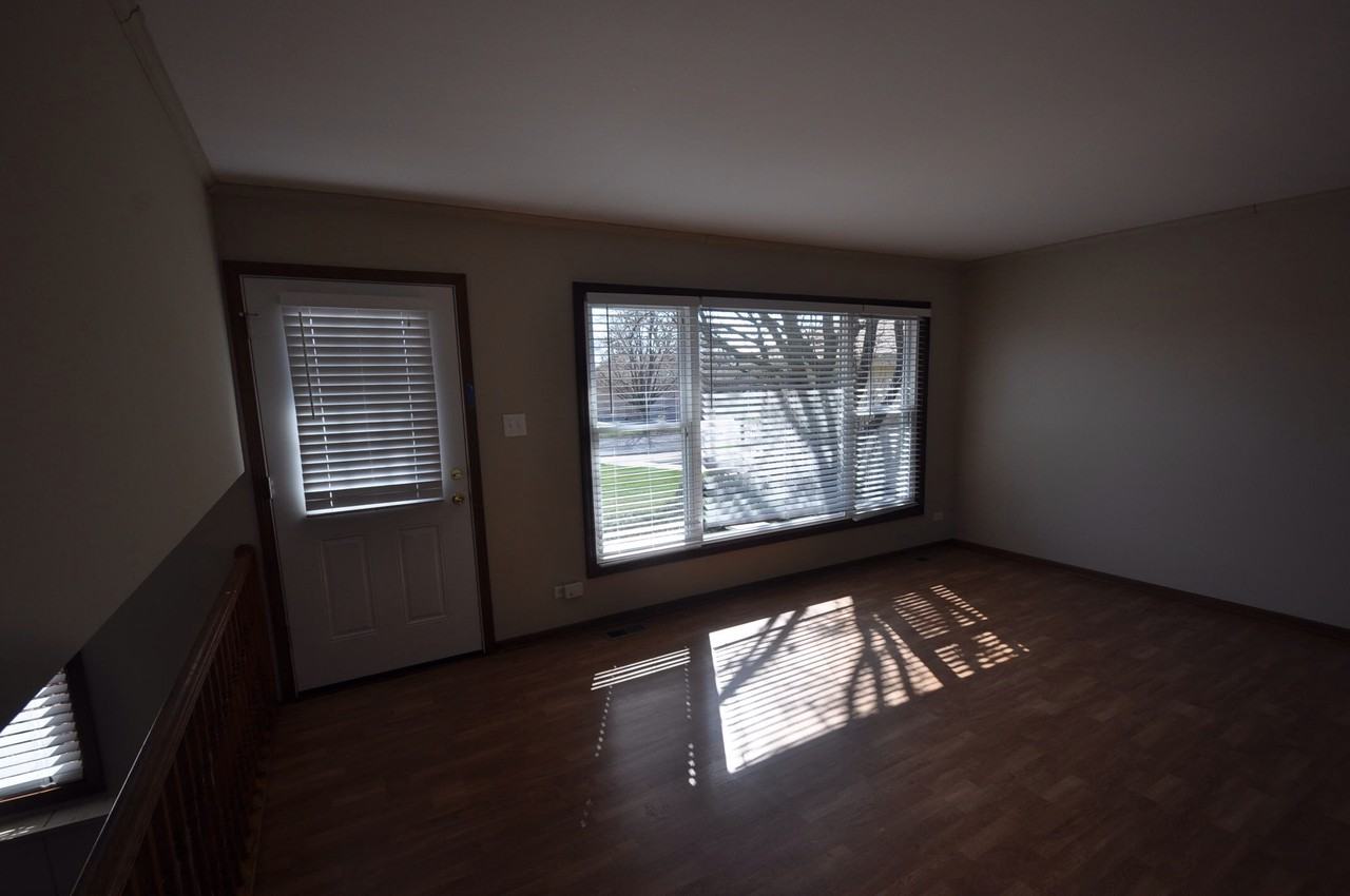 15042 Jones Ct - Photo 2 of 10