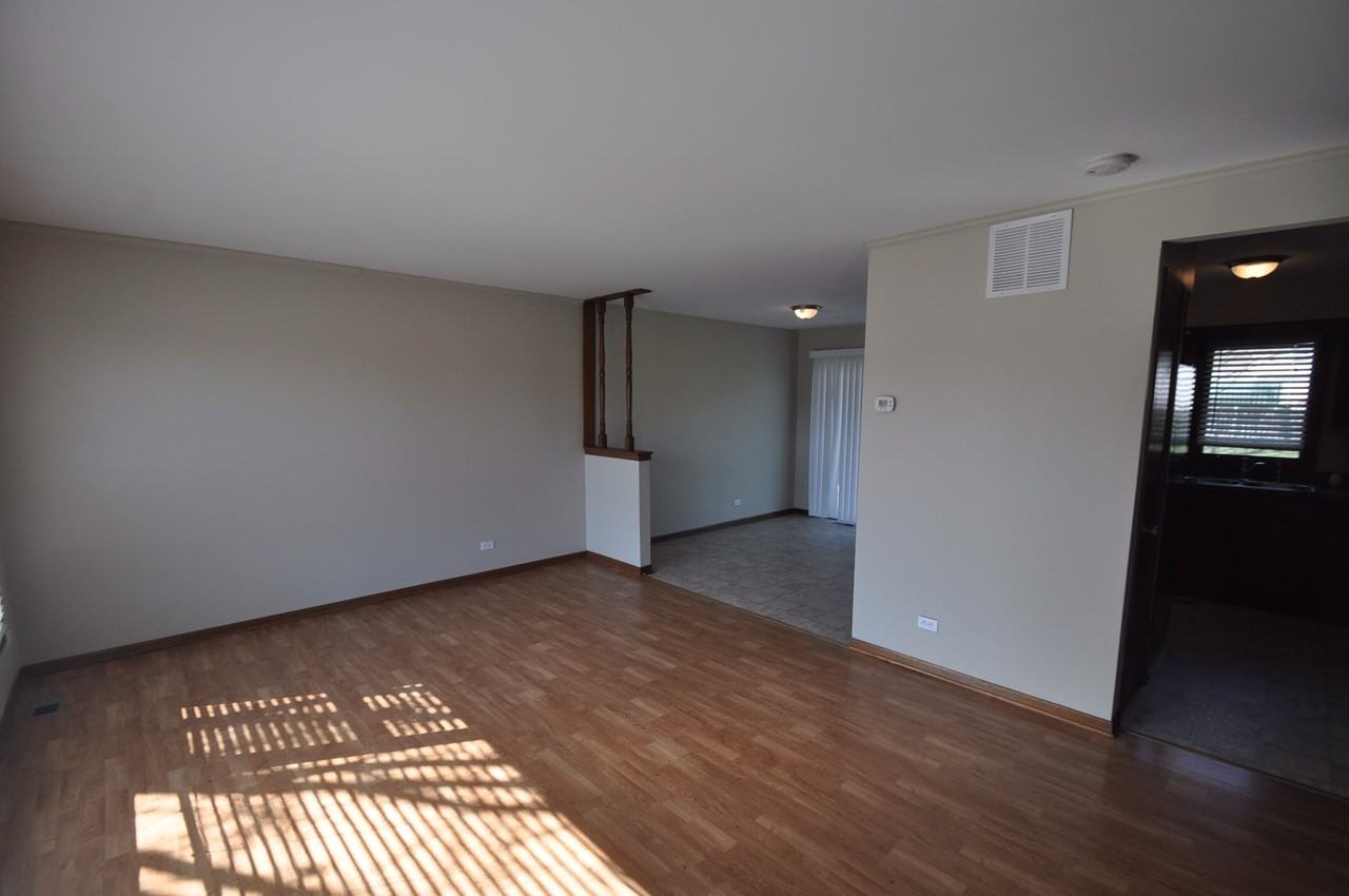 15042 Jones Ct - Photo 3 of 10