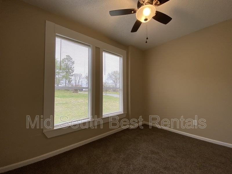 2208 Rock St - Photo 4 of 6