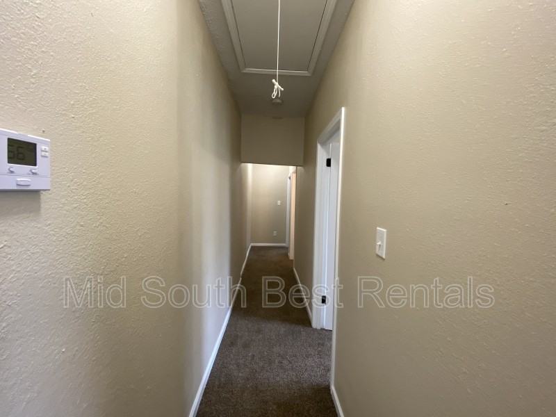 2208 Rock St - Photo 5 of 6