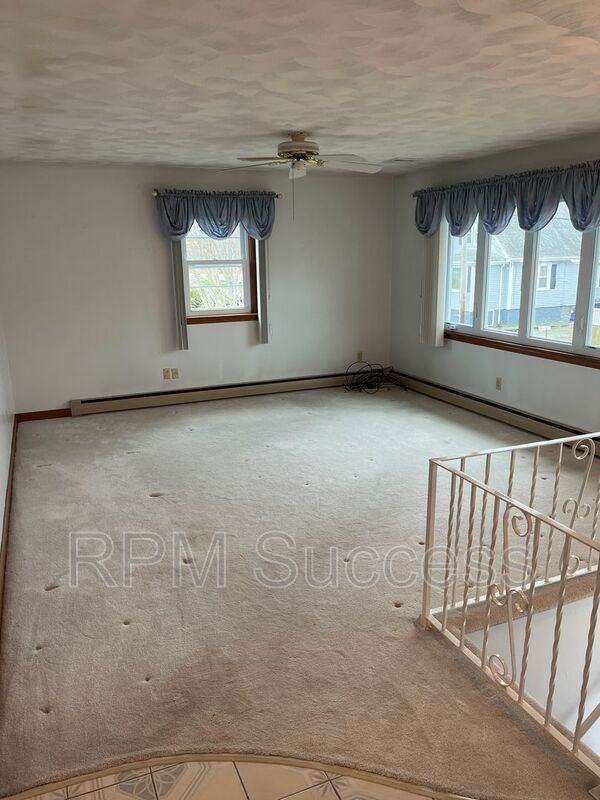 12 Lincoln St - Photo 3 of 18