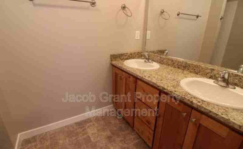 Lincoln Dr #131 - Photo 6 of 14