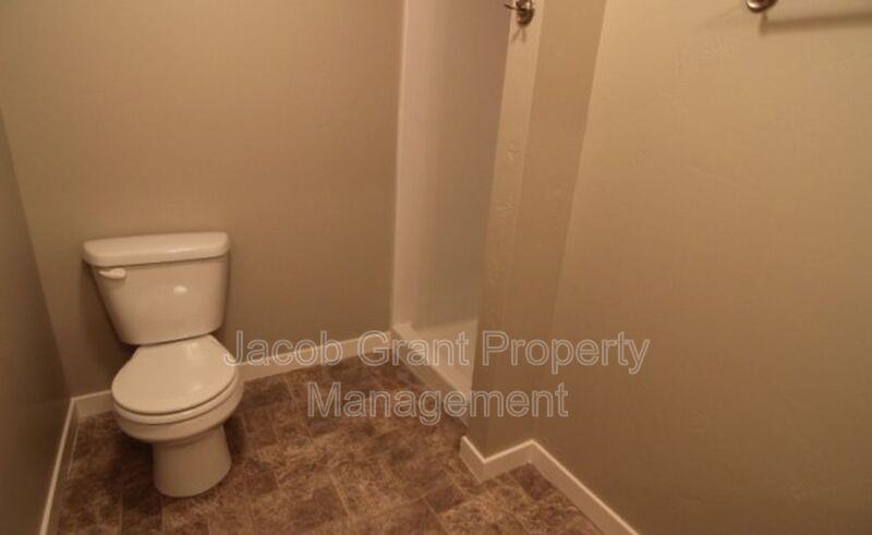 Lincoln Dr #131 - Photo 5 of 14