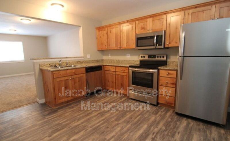 Lincoln Dr #131 - Photo 4 of 14