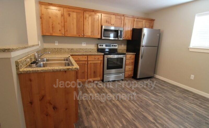 Lincoln Dr #131 - Photo 3 of 14