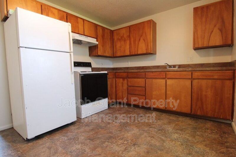 121 S 2nd W #2 - Photo 3 of 9