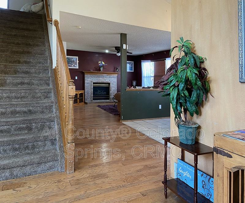 1378 Grass Valley Dr - Photo 3 of 21