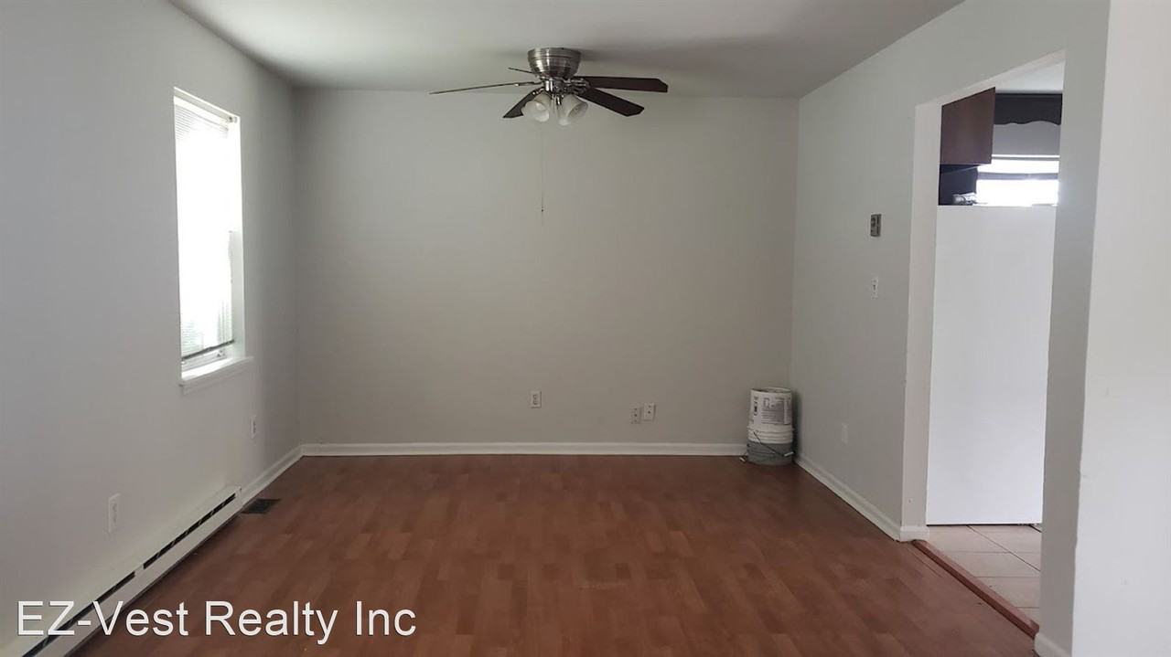 321 Washington St - Photo 2 of 11