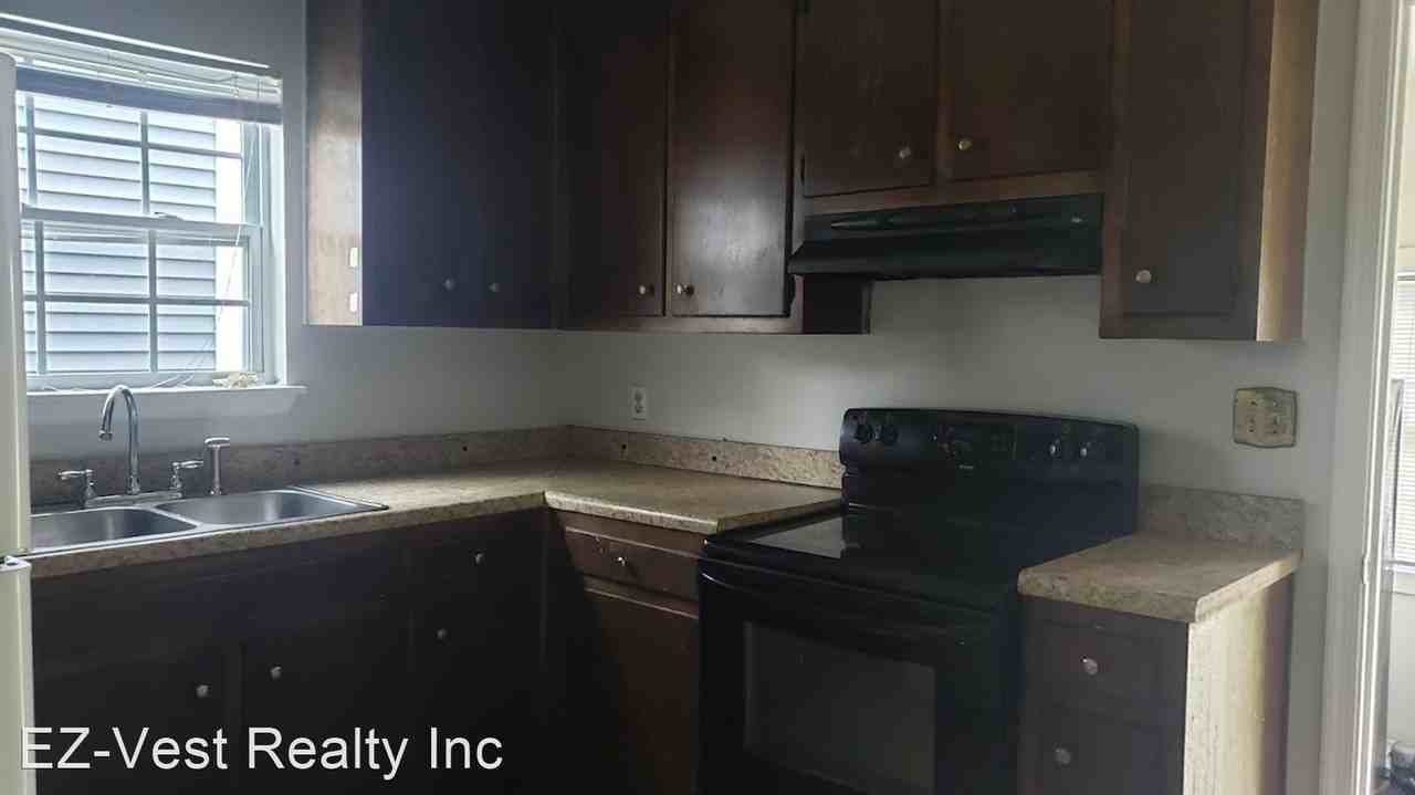 321 Washington St - Photo 3 of 11