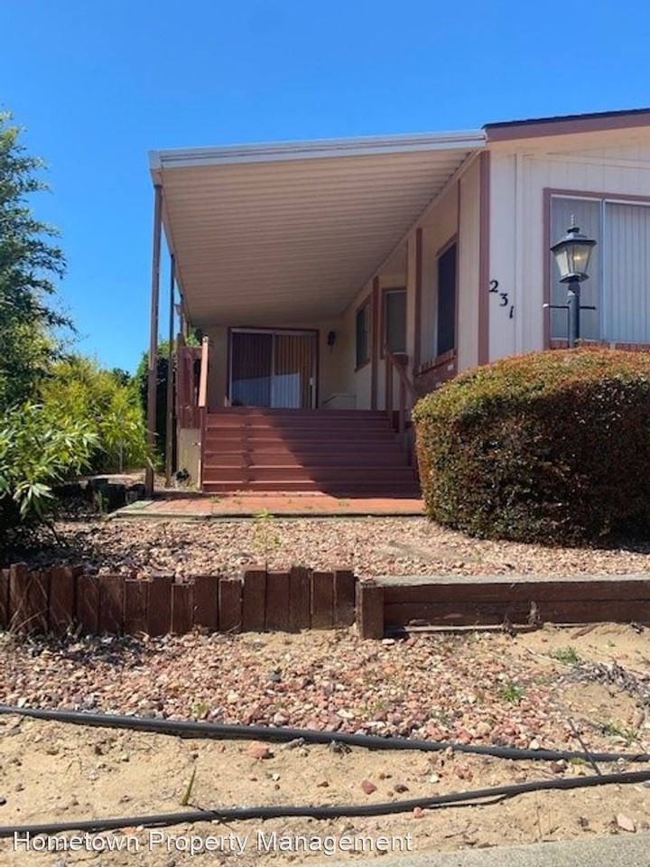 231 Encino Ln - Photo 2 of 33